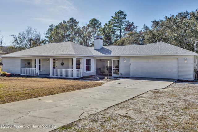 7095 Blackbird Avenue, Weeki Wachee, FL 34613