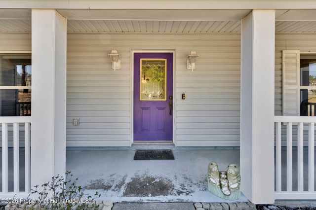 7095 Blackbird Avenue, Weeki Wachee, FL 34613