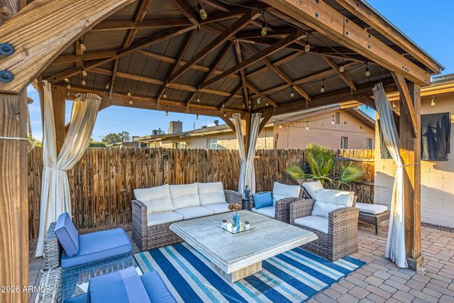 1127 W GROVERS Avenue, Phoenix, AZ 85023