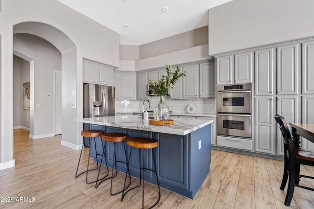 549 E MOUNTAIN SAGE Drive, Phoenix, AZ 85048