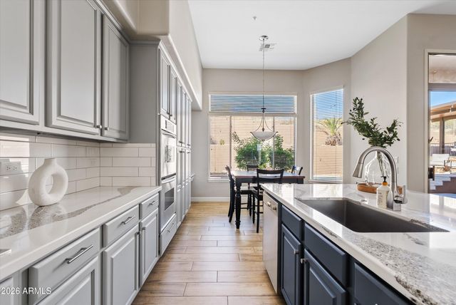 549 E MOUNTAIN SAGE Drive, Phoenix, AZ 85048