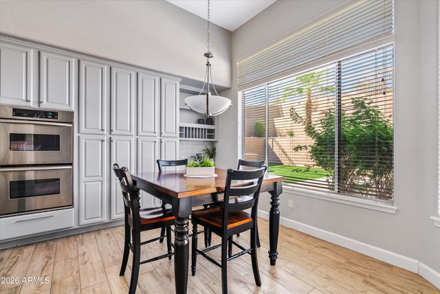 549 E MOUNTAIN SAGE Drive, Phoenix, AZ 85048