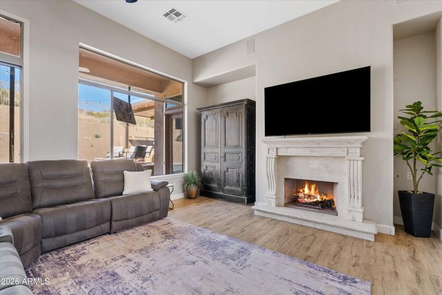 549 E MOUNTAIN SAGE Drive, Phoenix, AZ 85048