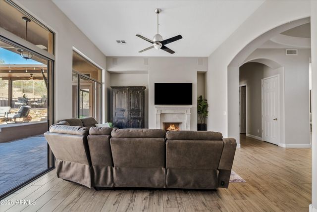 549 E MOUNTAIN SAGE Drive, Phoenix, AZ 85048