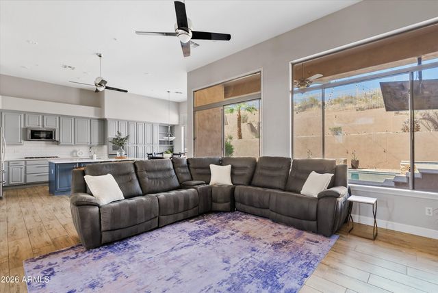 549 E MOUNTAIN SAGE Drive, Phoenix, AZ 85048