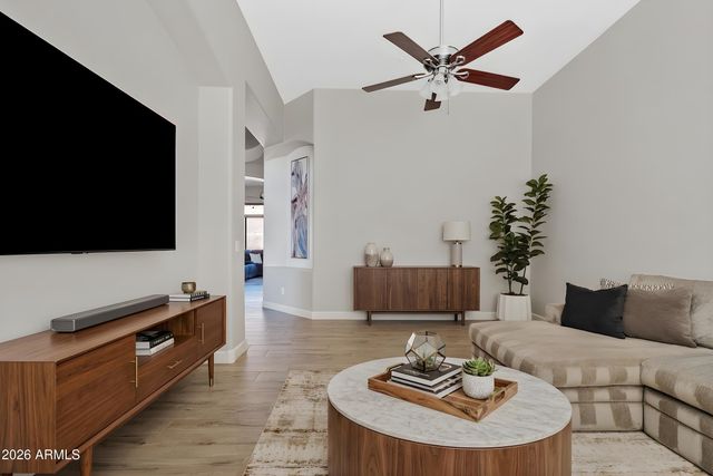 549 E MOUNTAIN SAGE Drive, Phoenix, AZ 85048