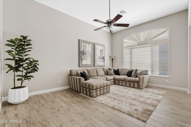 549 E MOUNTAIN SAGE Drive, Phoenix, AZ 85048