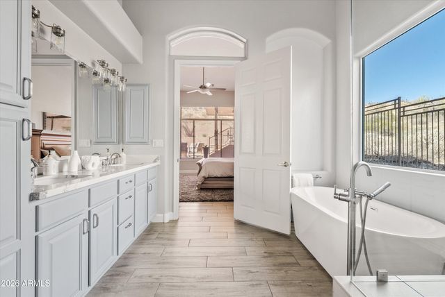 549 E MOUNTAIN SAGE Drive, Phoenix, AZ 85048