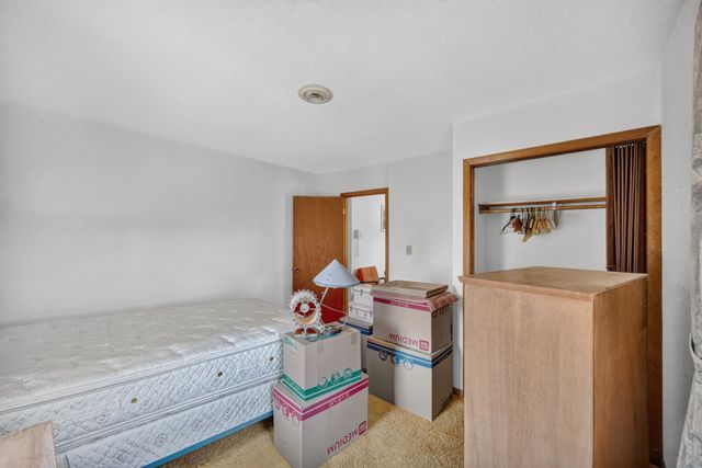 440 NE 46th Place, Des Moines, IA 50313