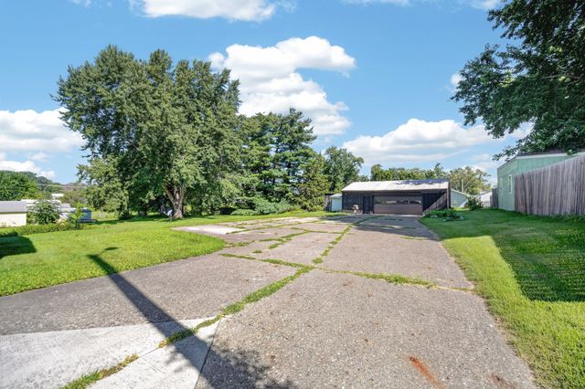 440 NE 46th Place, Des Moines, IA 50313