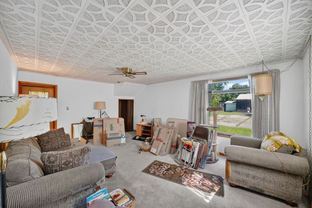 440 NE 46th Place, Des Moines, IA 50313