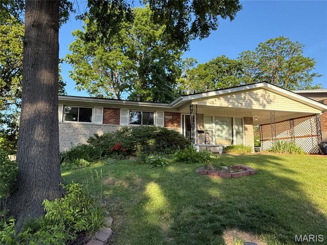 5144 Wallingford Drive, St Louis, MO 63121