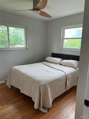5144 Wallingford Drive, St Louis, MO 63121