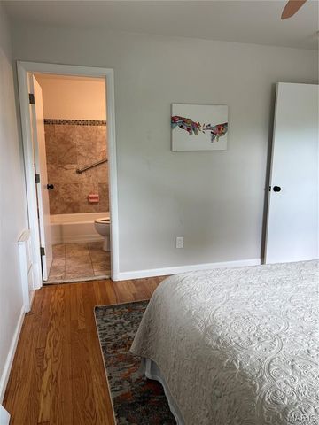 5144 Wallingford Drive, St Louis, MO 63121