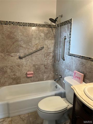 5144 Wallingford Drive, St Louis, MO 63121