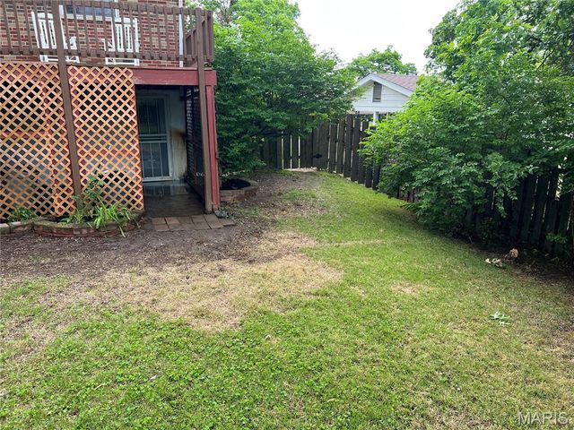 5144 Wallingford Drive, St Louis, MO 63121