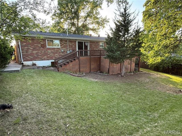 5144 Wallingford Drive, St Louis, MO 63121
