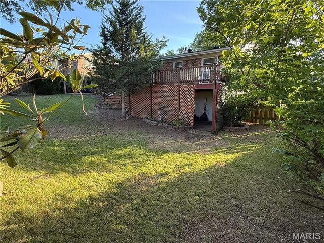 5144 Wallingford Drive, St Louis, MO 63121