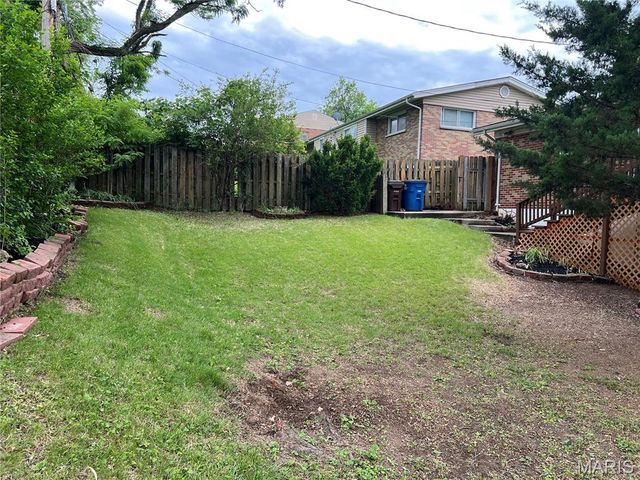 5144 Wallingford Drive, St Louis, MO 63121
