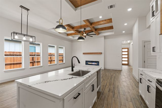 5845 Black Pine Circle, Granbury, TX 76048