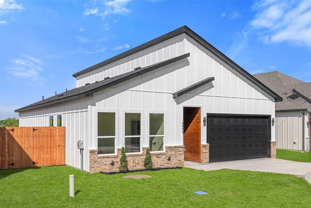 5845 Black Pine Circle, Granbury, TX 76048