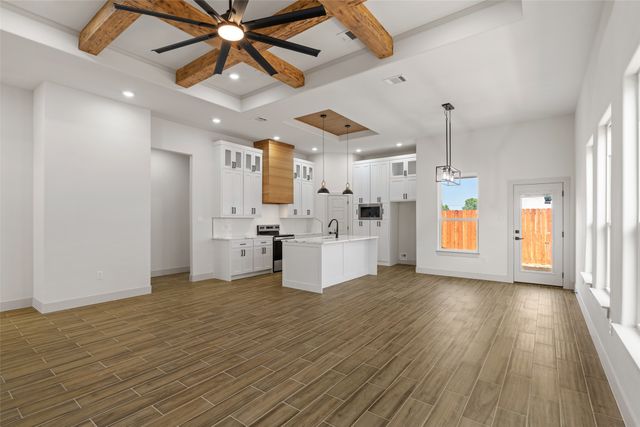 5845 Black Pine Circle, Granbury, TX 76048