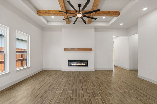 5845 Black Pine Circle, Granbury, TX 76048