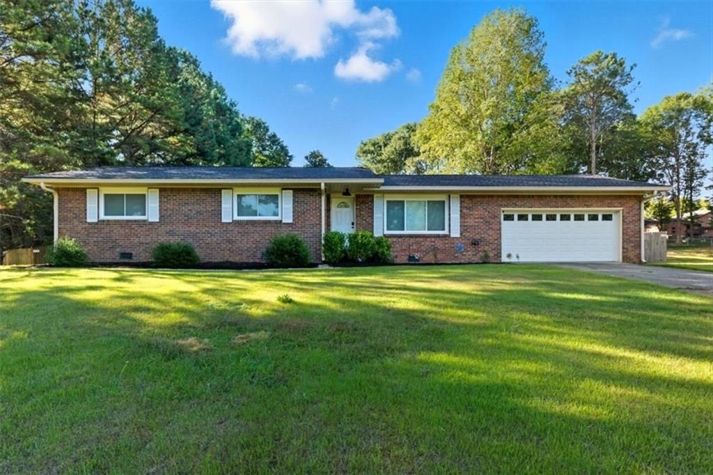 2567 Twin Oaks SW Drive, Marietta, GA 30064