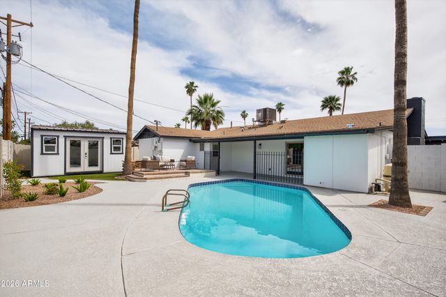 6932 E LATHAM Street, Scottsdale, AZ 85257