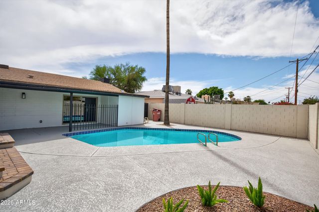 6932 E LATHAM Street, Scottsdale, AZ 85257