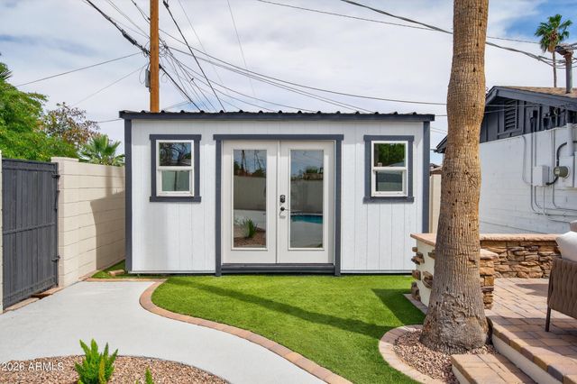 6932 E LATHAM Street, Scottsdale, AZ 85257