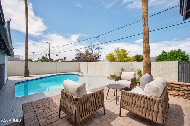 6932 E LATHAM Street, Scottsdale, AZ 85257