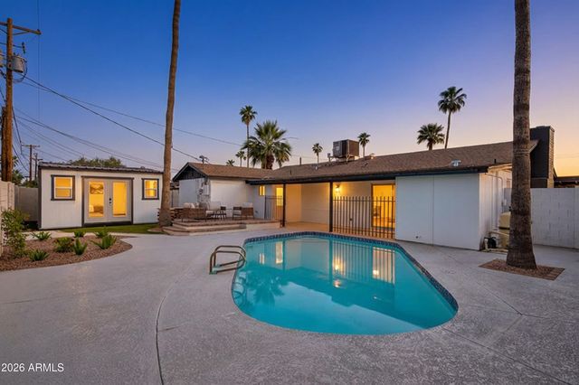 6932 E LATHAM Street, Scottsdale, AZ 85257