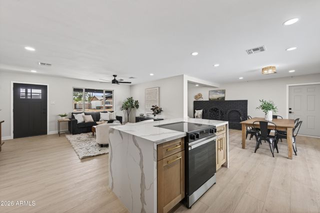 6932 E LATHAM Street, Scottsdale, AZ 85257