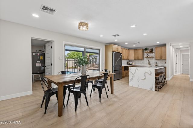 6932 E LATHAM Street, Scottsdale, AZ 85257