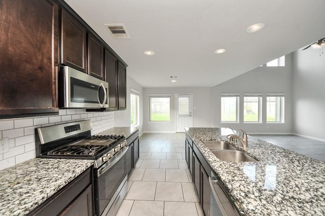 18319 Pin Oak Lake Drive, Richmond, TX 77407