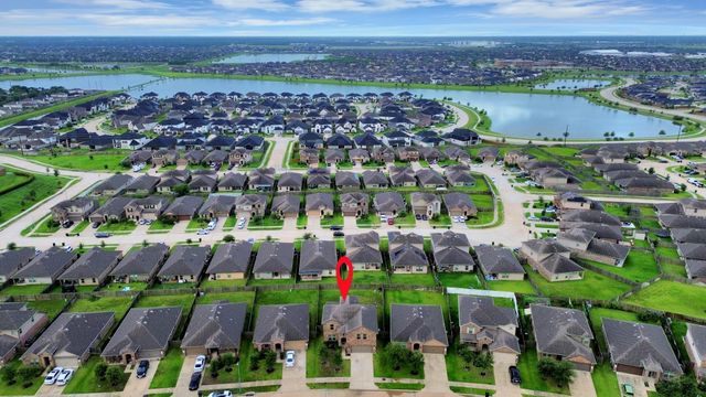 18319 Pin Oak Lake Drive, Richmond, TX 77407
