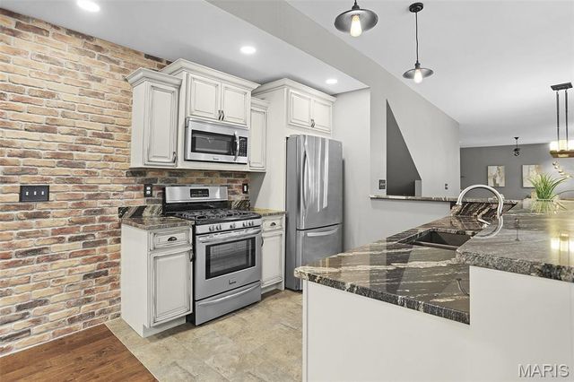 1116 Far Oaks Drive, Caseyville, IL 62232