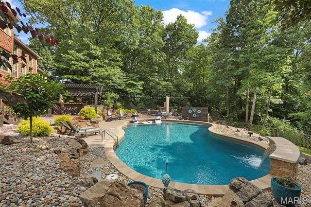 1116 Far Oaks Drive, Caseyville, IL 62232