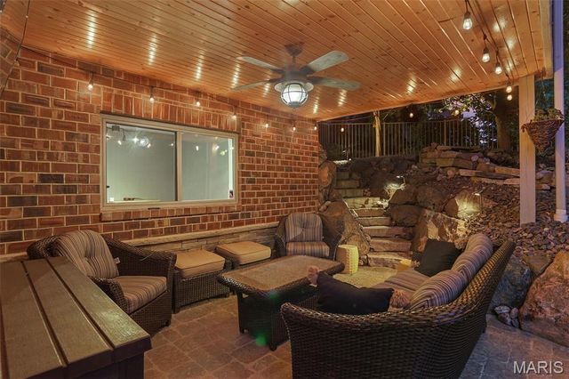1116 Far Oaks Drive, Caseyville, IL 62232