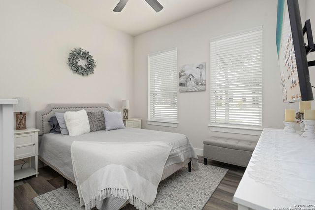 1121 Gruene B, New Braunfels, TX 78130