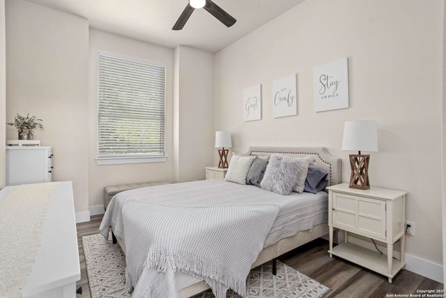 1121 Gruene B, New Braunfels, TX 78130