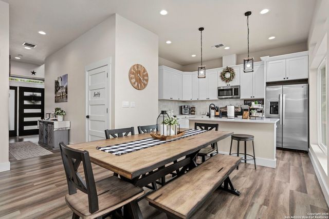 1121 Gruene B, New Braunfels, TX 78130