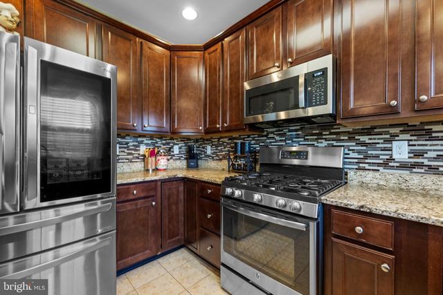 29 MOUNTIE LN, Chesterfield, NJ 08515