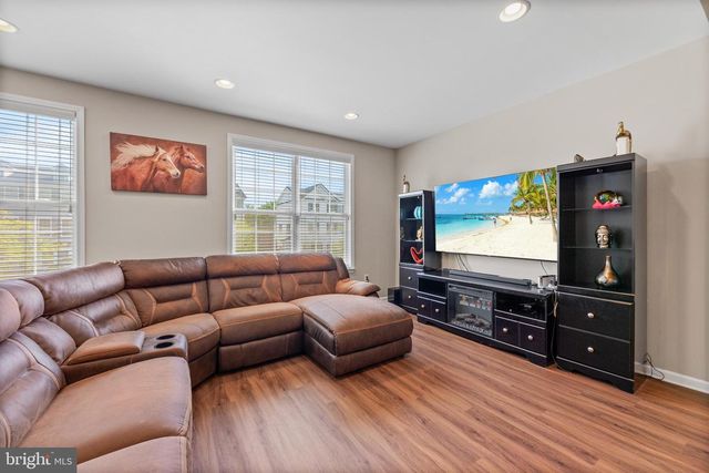 29 MOUNTIE LN, Chesterfield, NJ 08515