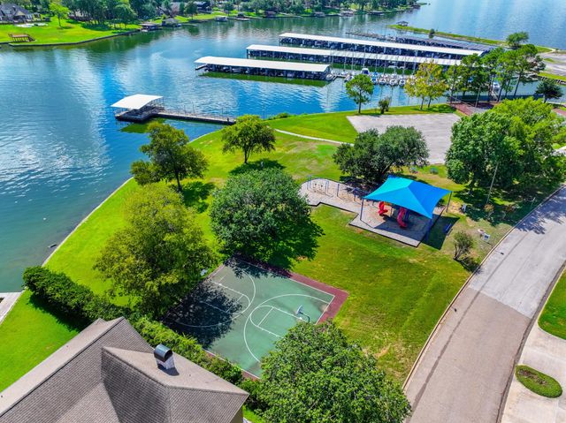 7083 Gentle Breeze Drive, Willis, TX 77318