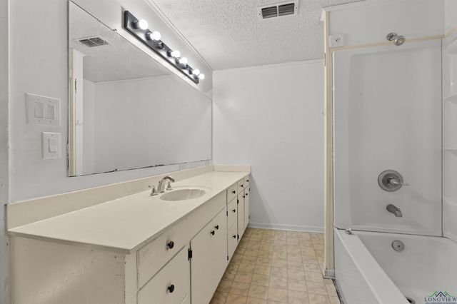 1603 E Main St, Henderson, TX 75652