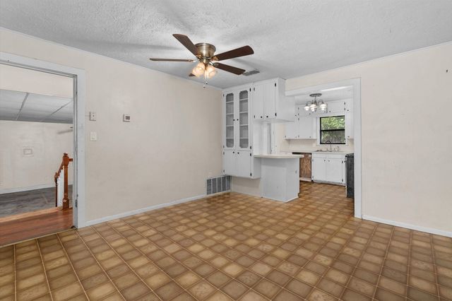 1603 E Main St, Henderson, TX 75652