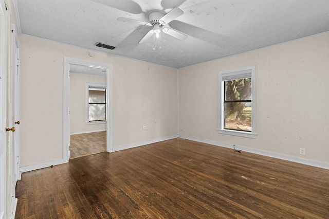 1603 E Main St, Henderson, TX 75652