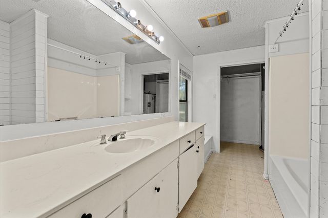 1603 E Main St, Henderson, TX 75652